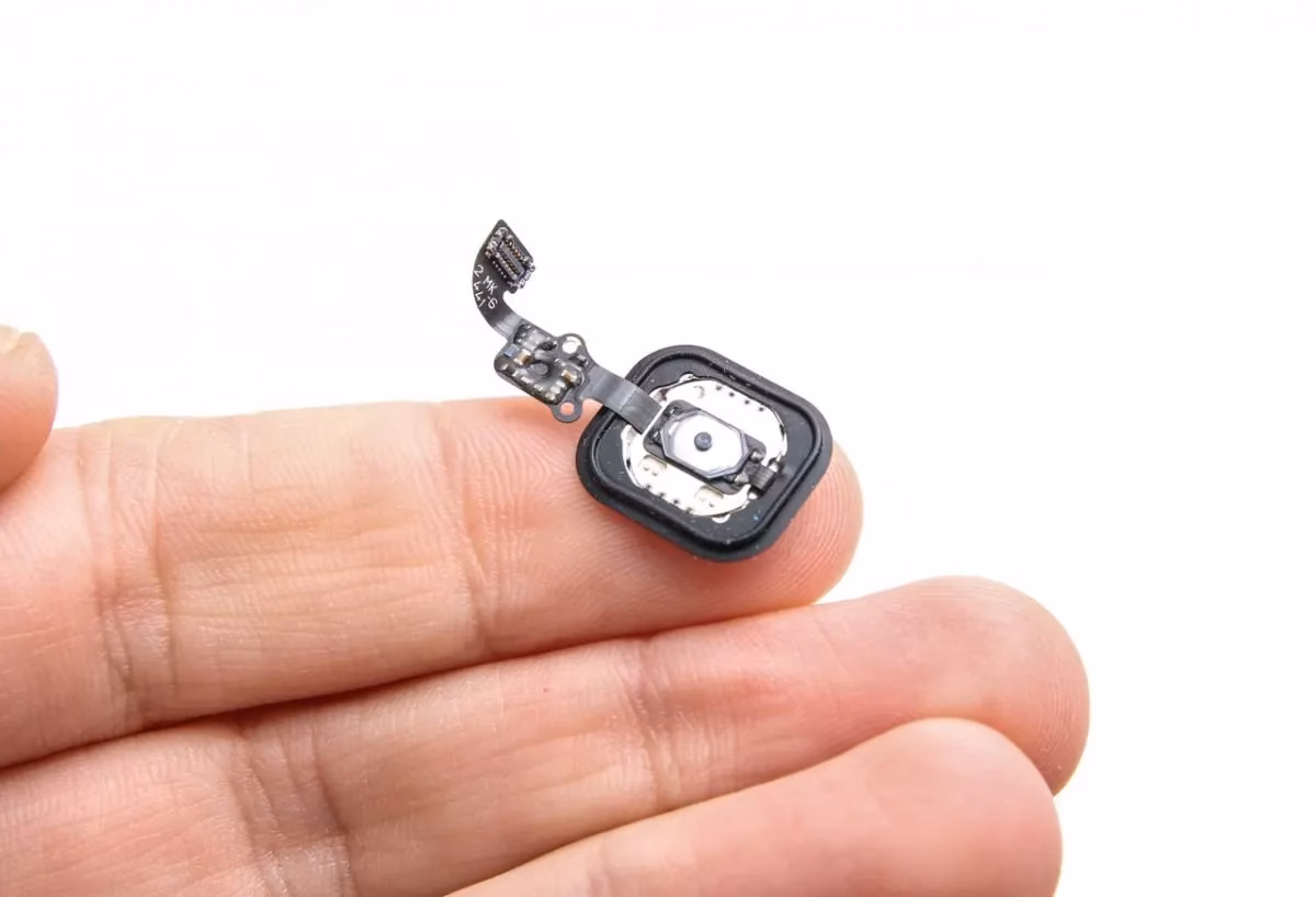 Is it possible to fix a damaged iPhone screen?