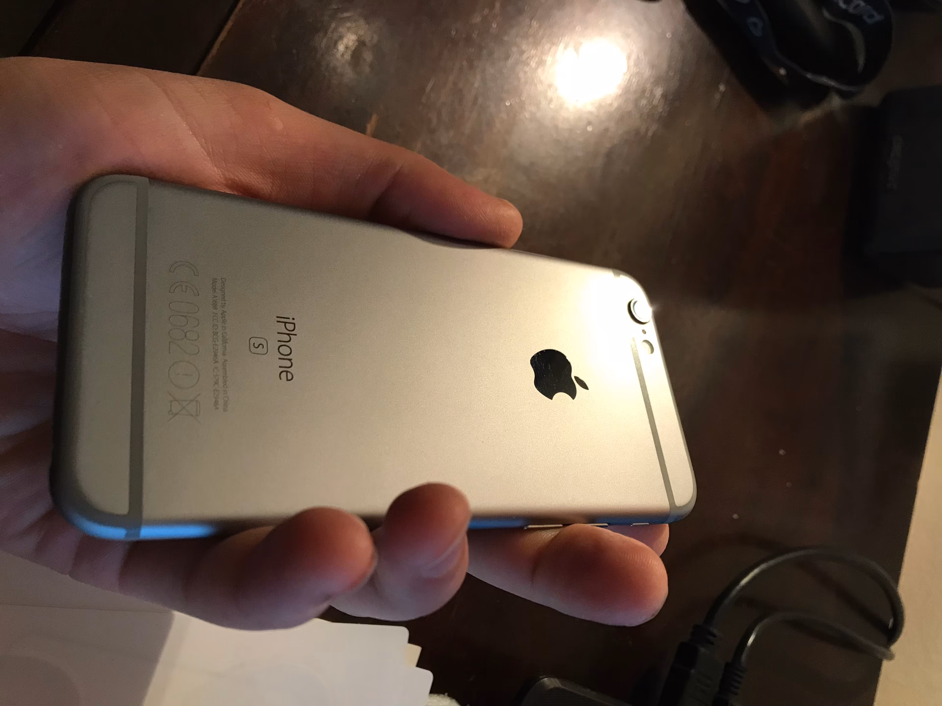 What are the tech specs for iPhone 16E?