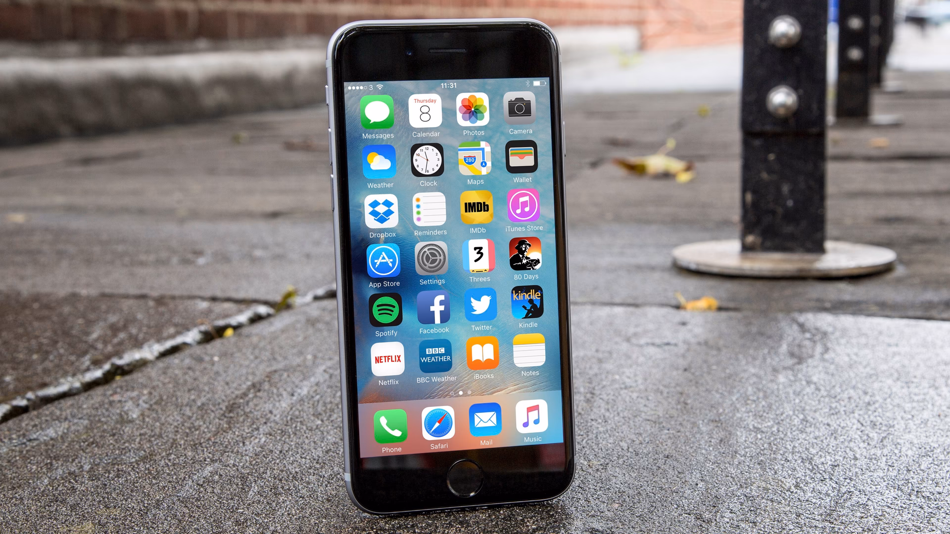 Does the iPhone 6S run on iOS 14?