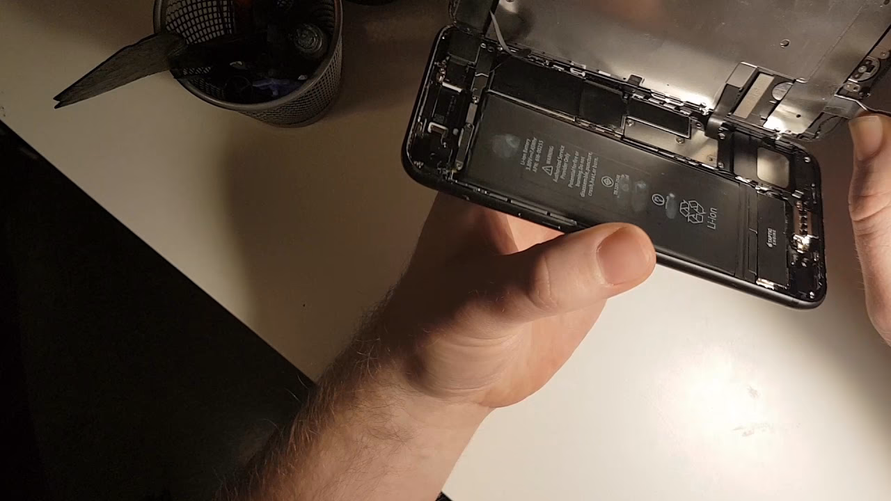 Are iPhone 7 and iPhone 7 Plus environmentally friendly?