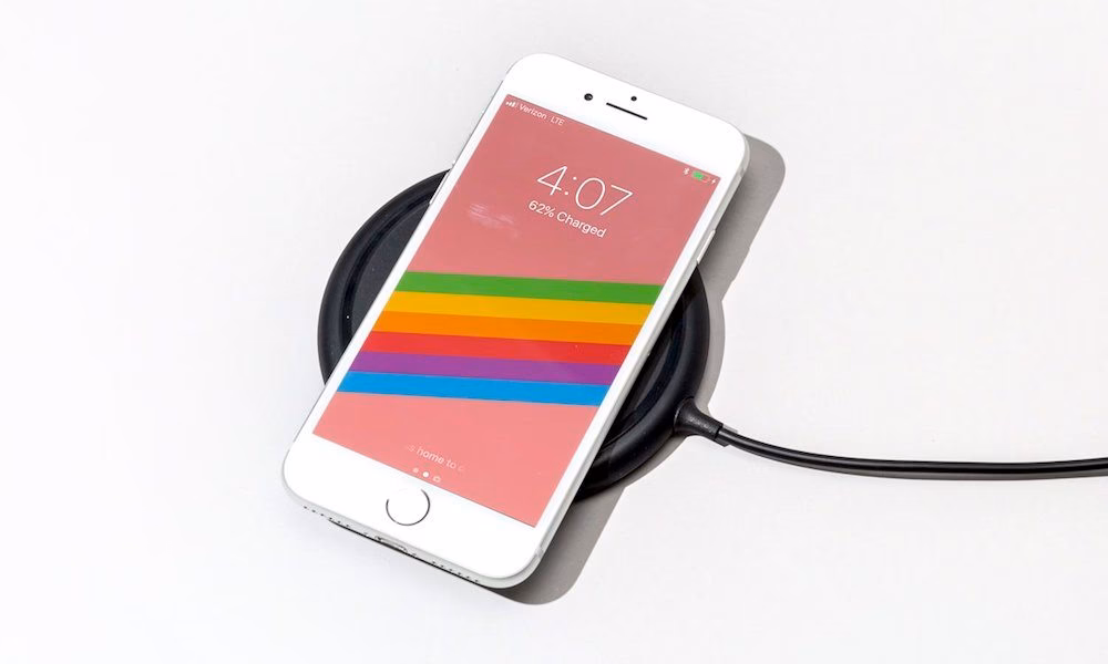 Does iPhone 8 have “fast charge” feature?