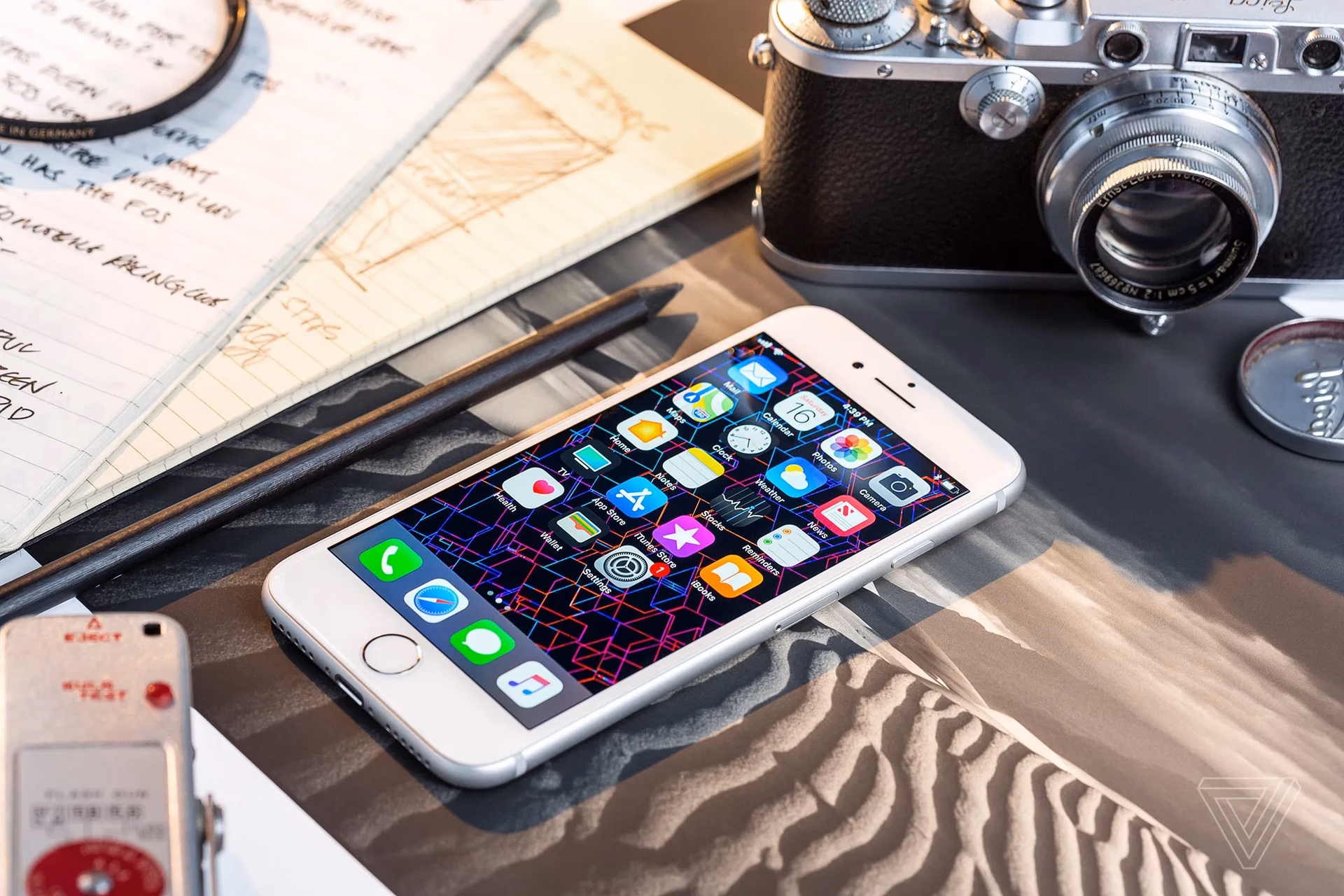 Are iPhone 8 & 8 plus the same?