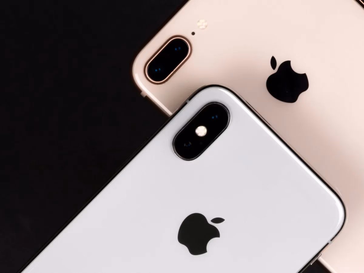 Do the iPhone 8 and 8 Plus have OLED screens?