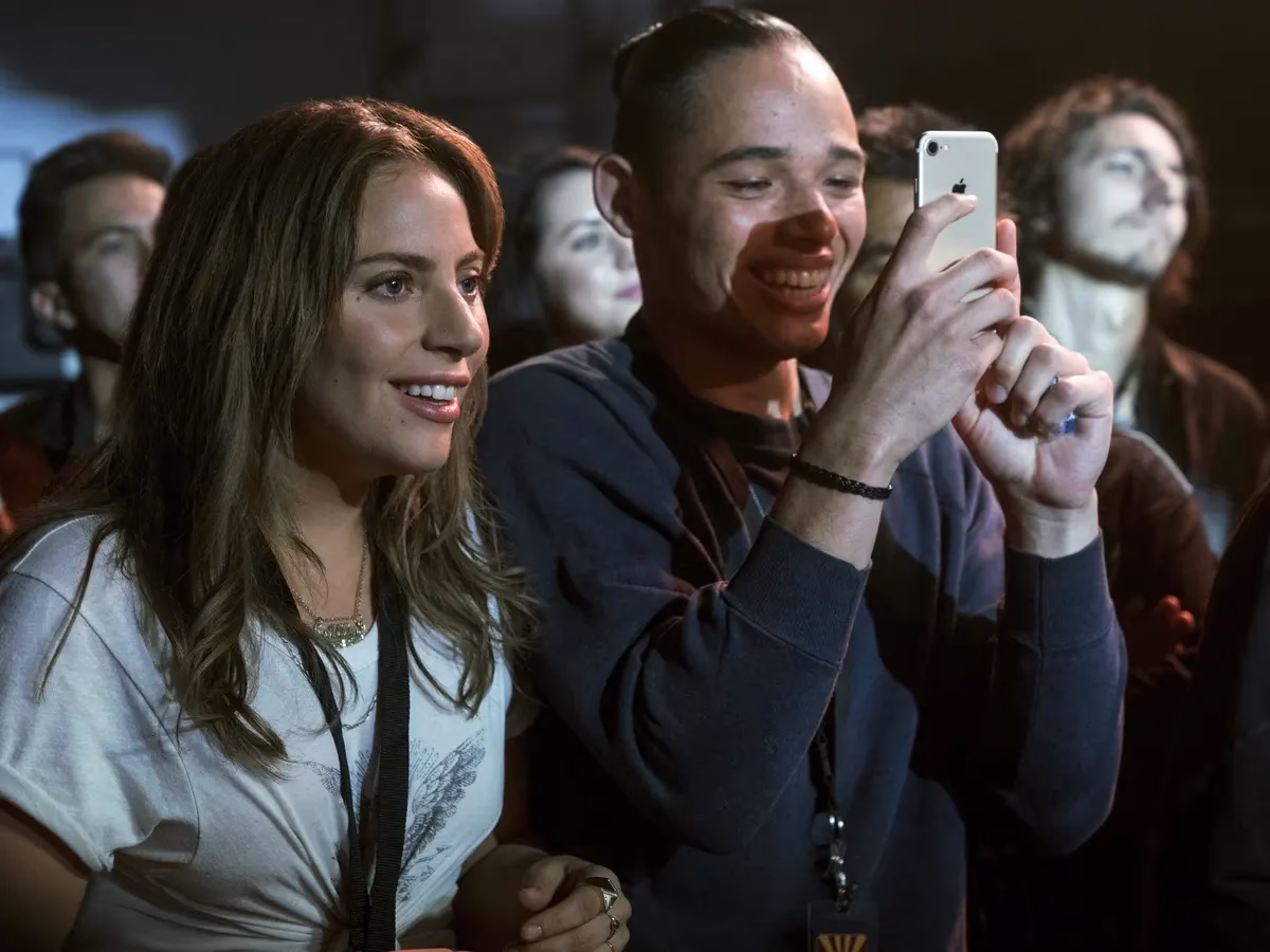 Does ransom have an iPhone?