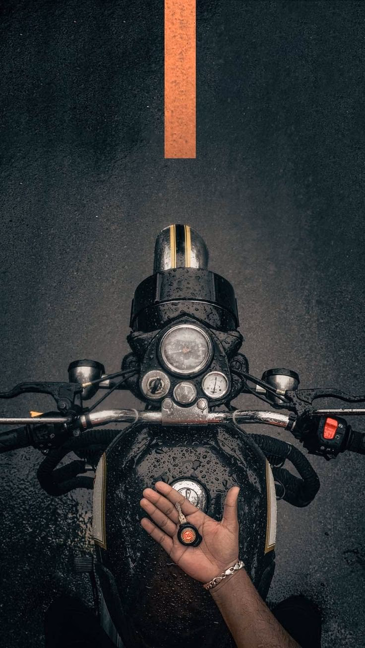How many Royal Enfield bike wallpapers are there?
