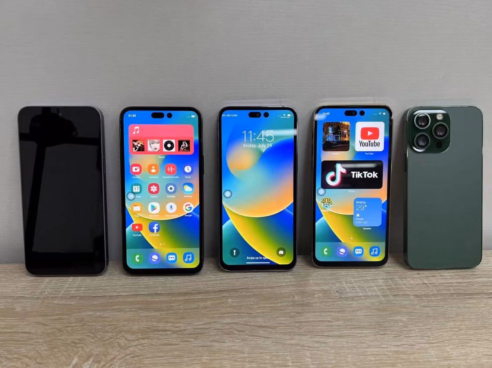 Is the nothing phone a clone of iPhone 12?
