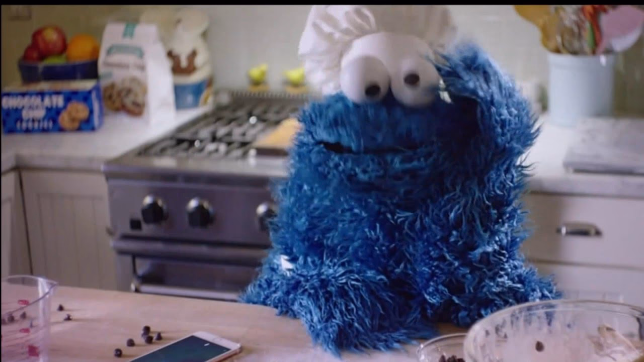 Does Cookie Monster use Hey Siri?