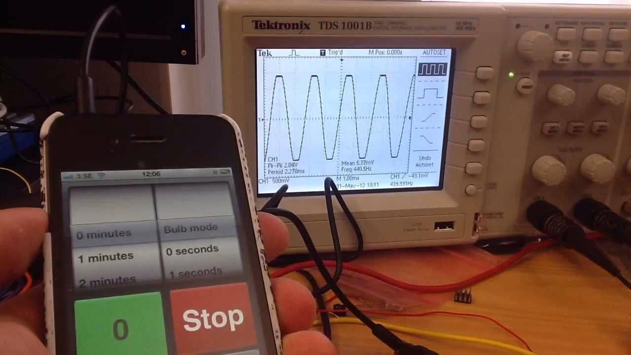 What voltage should a heaphone Jack be?