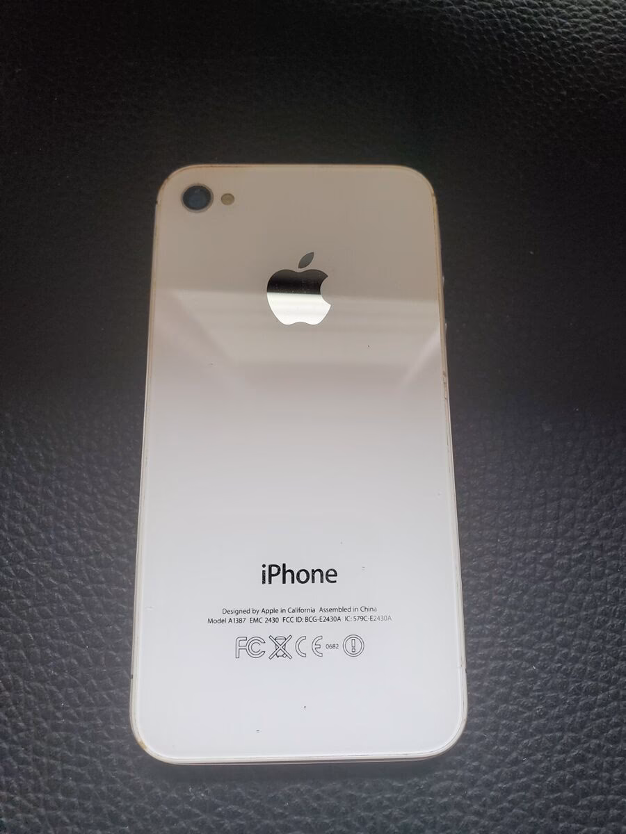 Is Apple's cellular & Wi-Fi device in compliance with Directive 1999/5/EC?