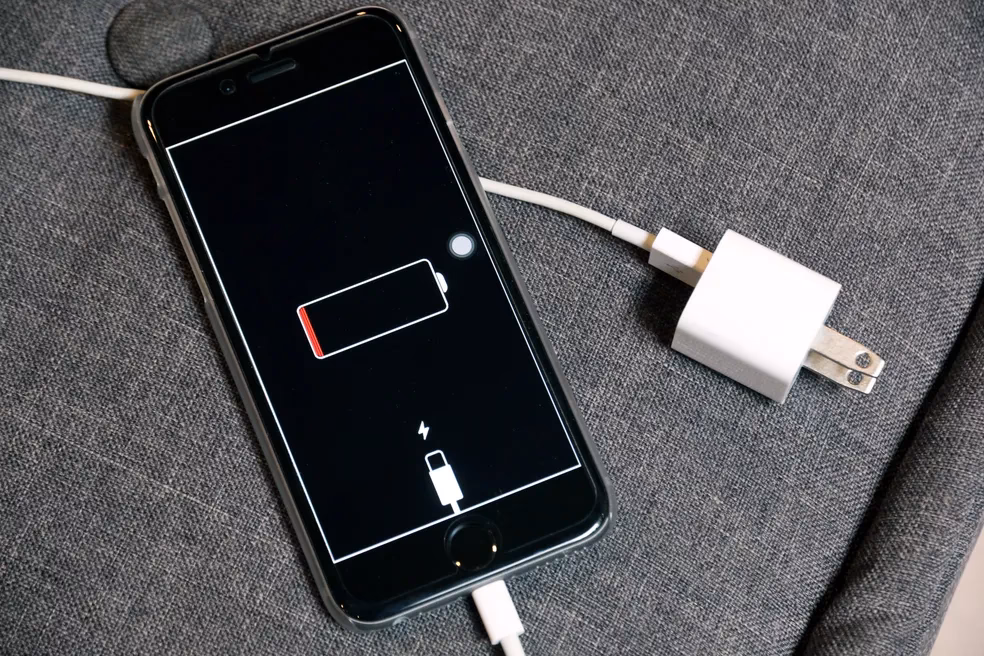Por que o meu iPhone não carrega?