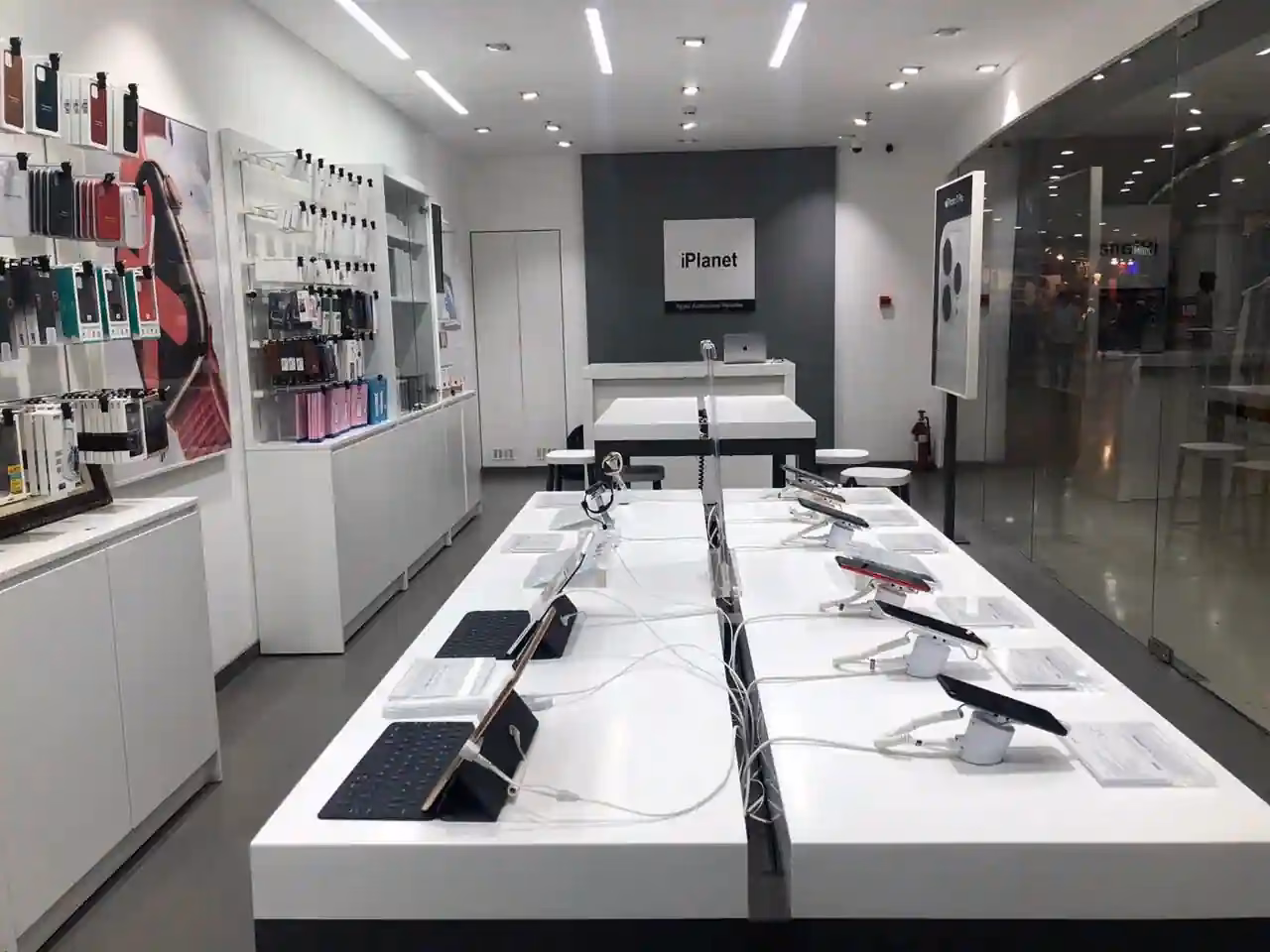 Where can I find a service center in Puducherry?