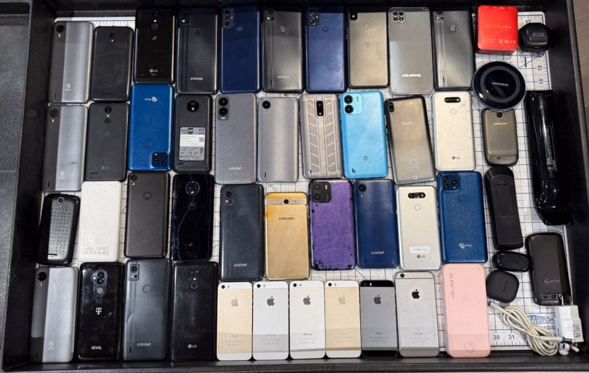 Where can I Buy Apple iPhones?