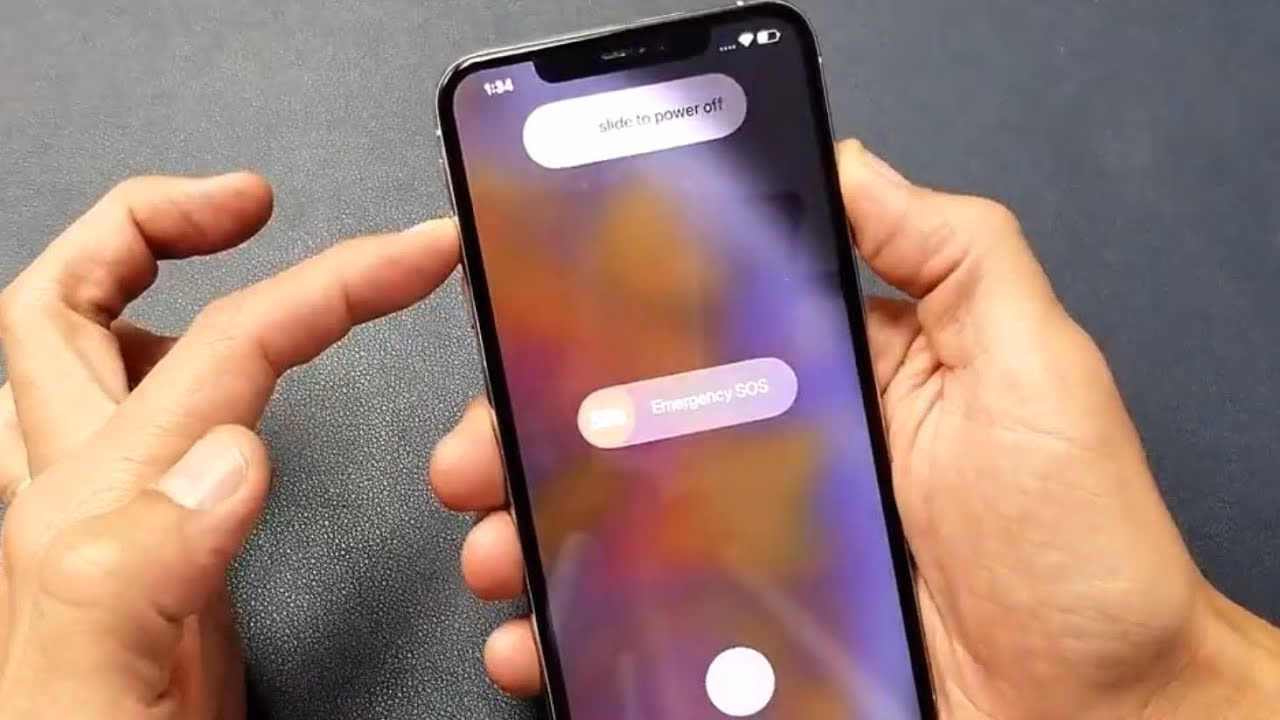 How to turn off / shut off iPhone XS & XS Max?