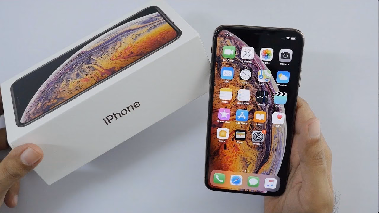 What's in the iPhone XS box?