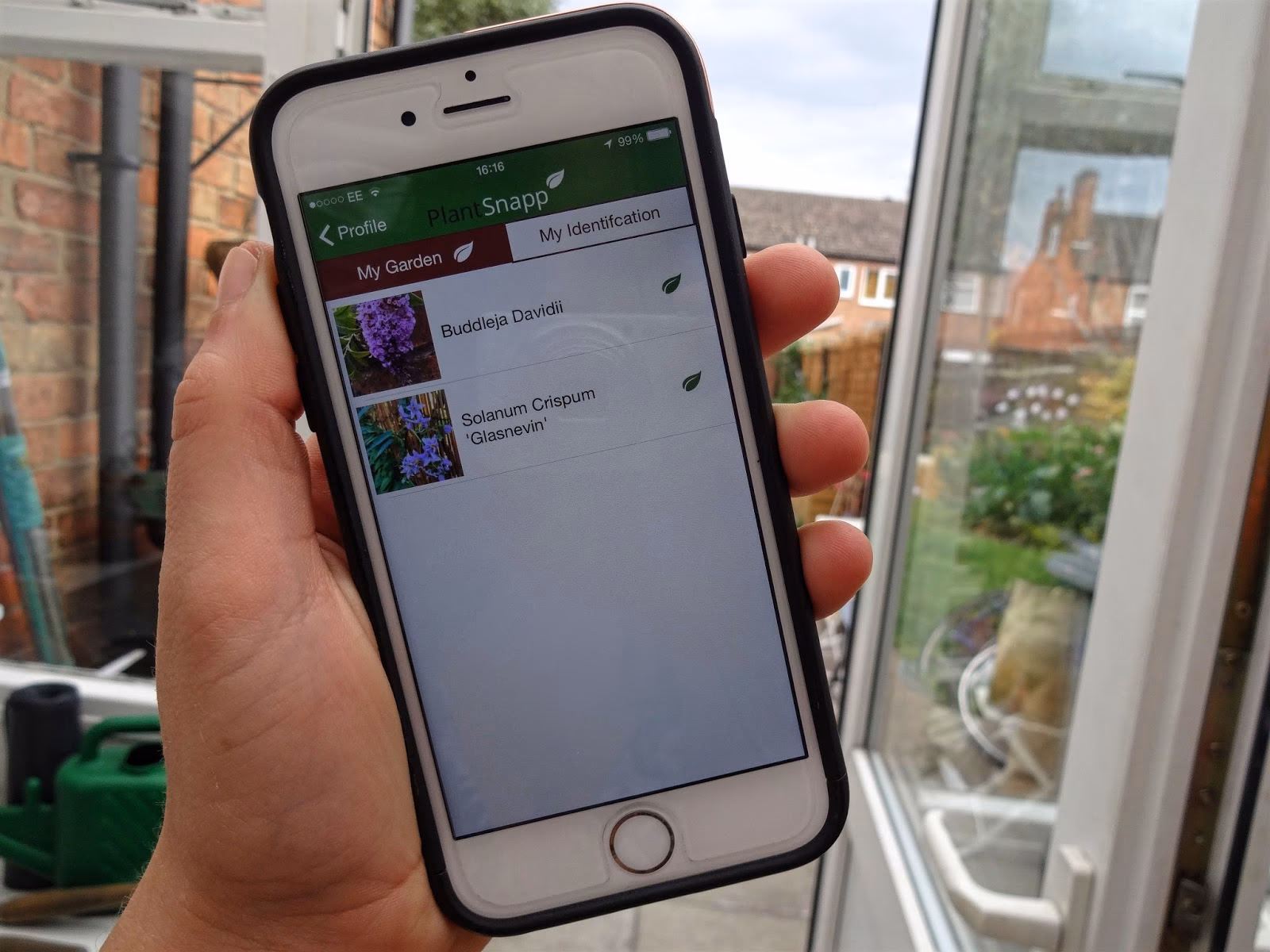 What are the best apps for gardening with AR & AI?