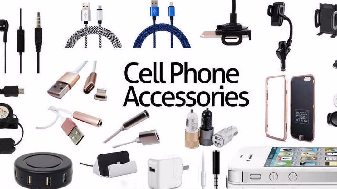 What are the different types of smartphone accessories?