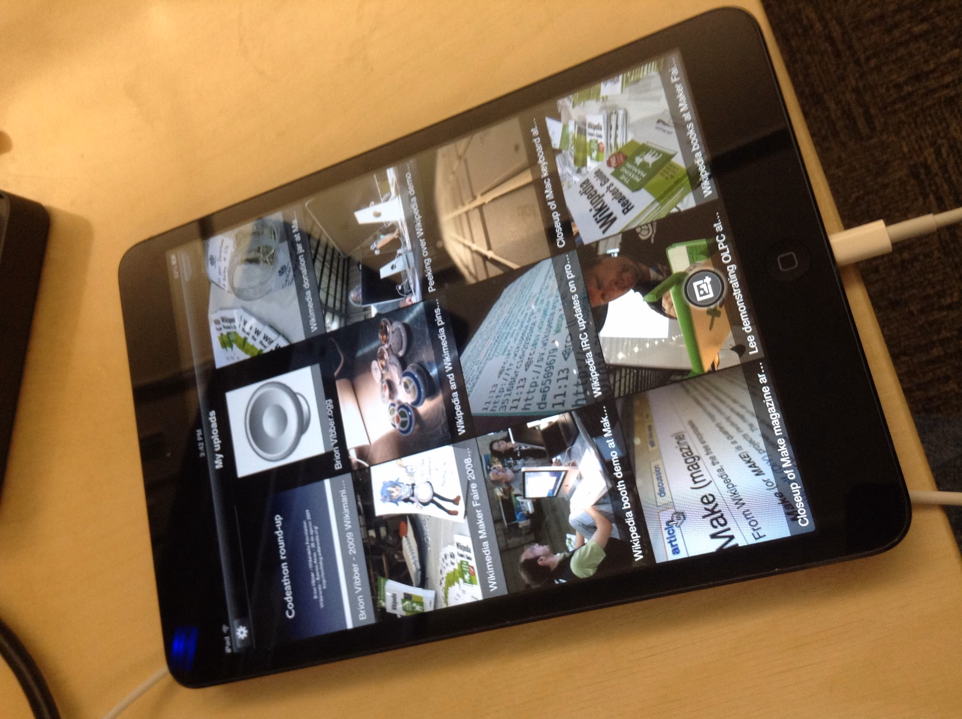 Is there a Wikipedia app for iOS?