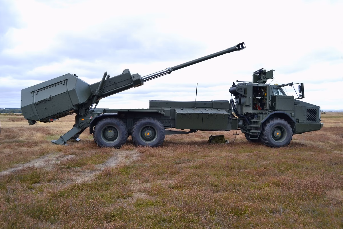When was mobile artillery invented?