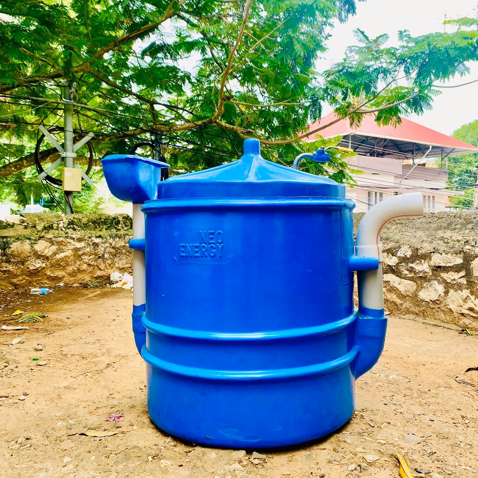 How many biogas plants have been installed in Kerala?