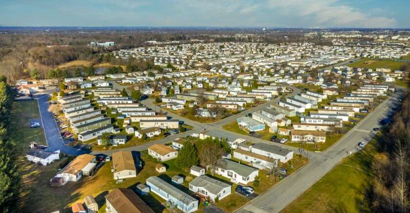 What is a mobile community?