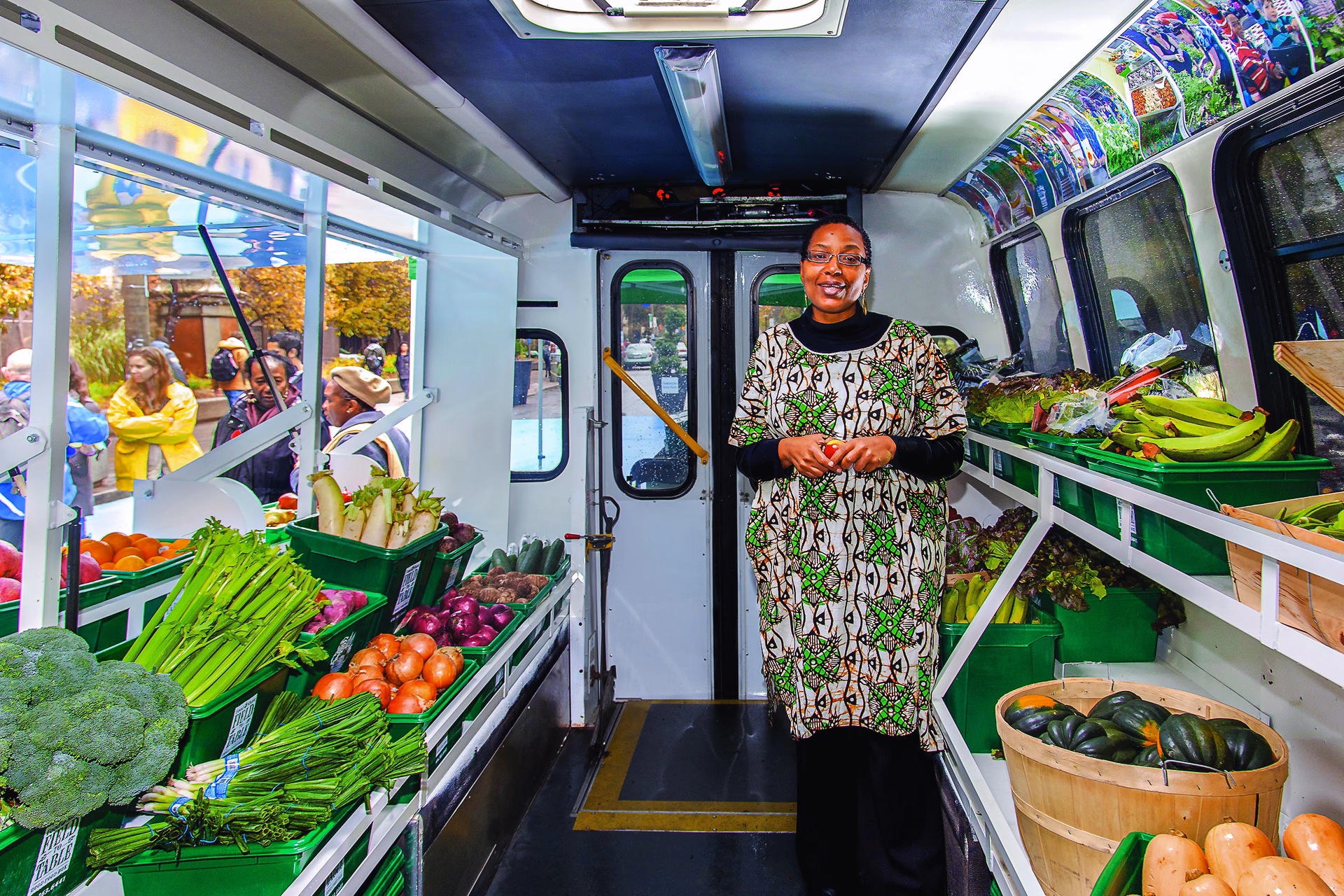 Why is the mobile food services market expanding?