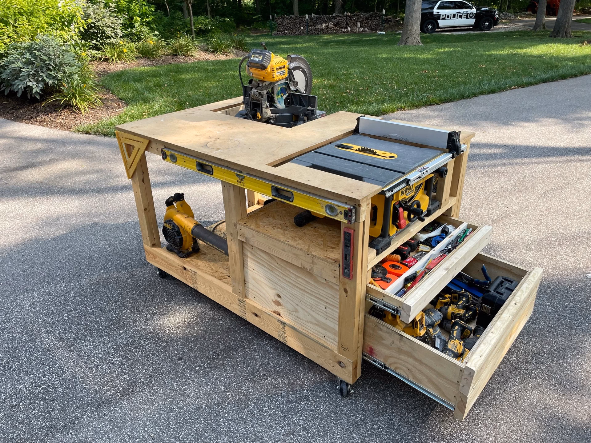 What is a garage workshop bench?