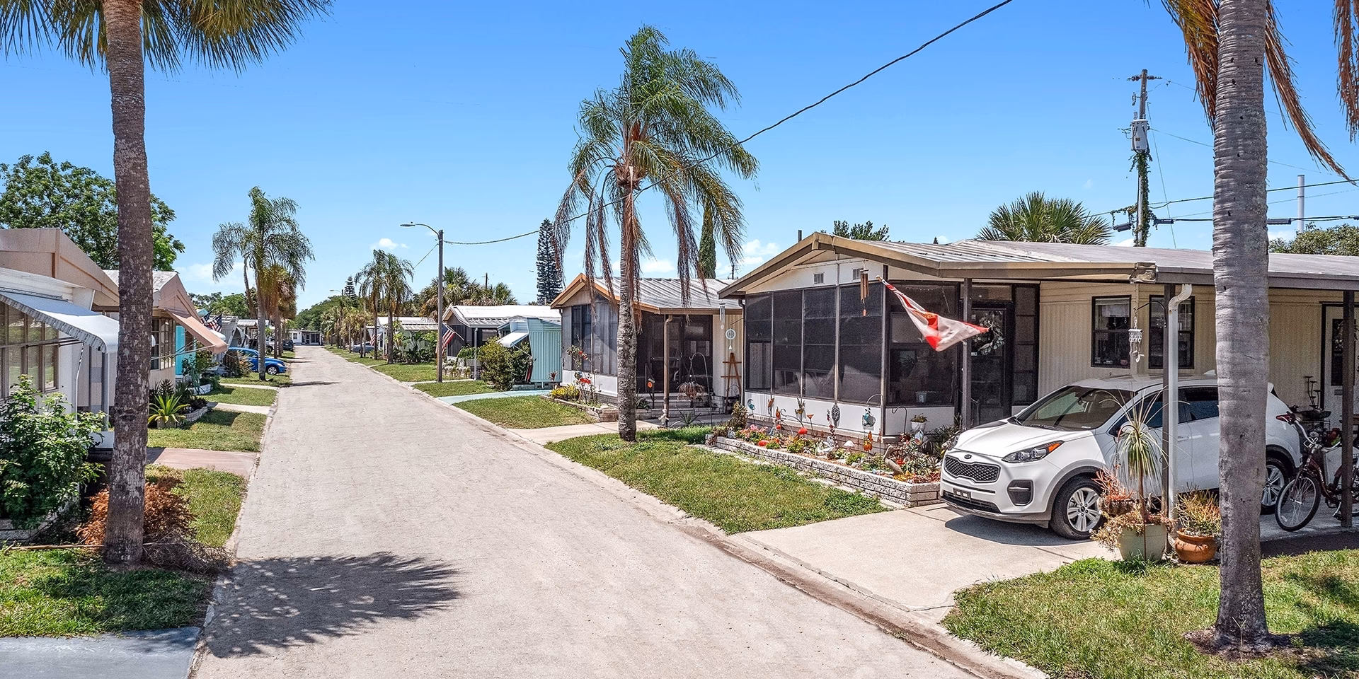 Why do people choose to live near Clearwater?