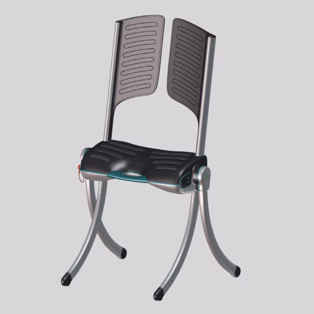 Can a lifting chair be operated by a single assistant?