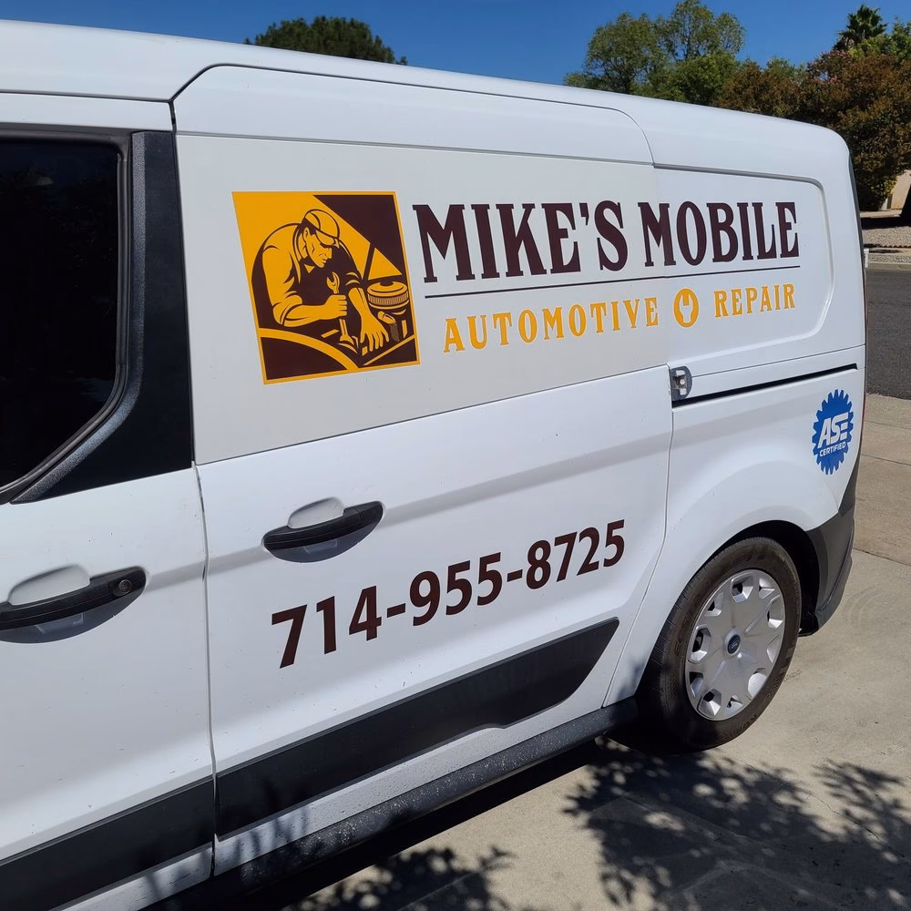 Can a mobile mechanic service be done on a public road?