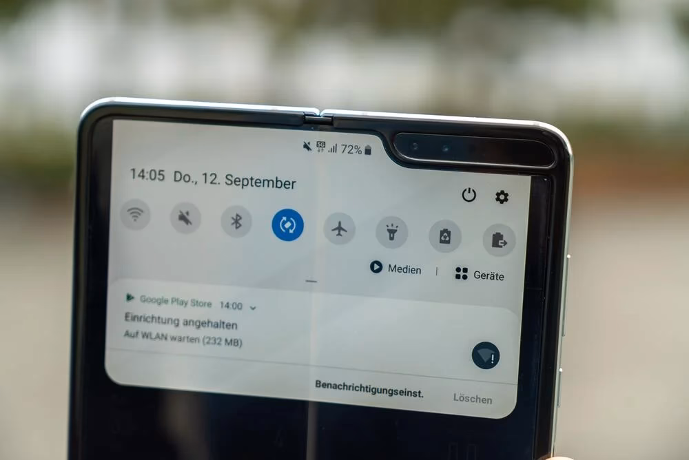 Why am I getting a'mobile network not available' error?