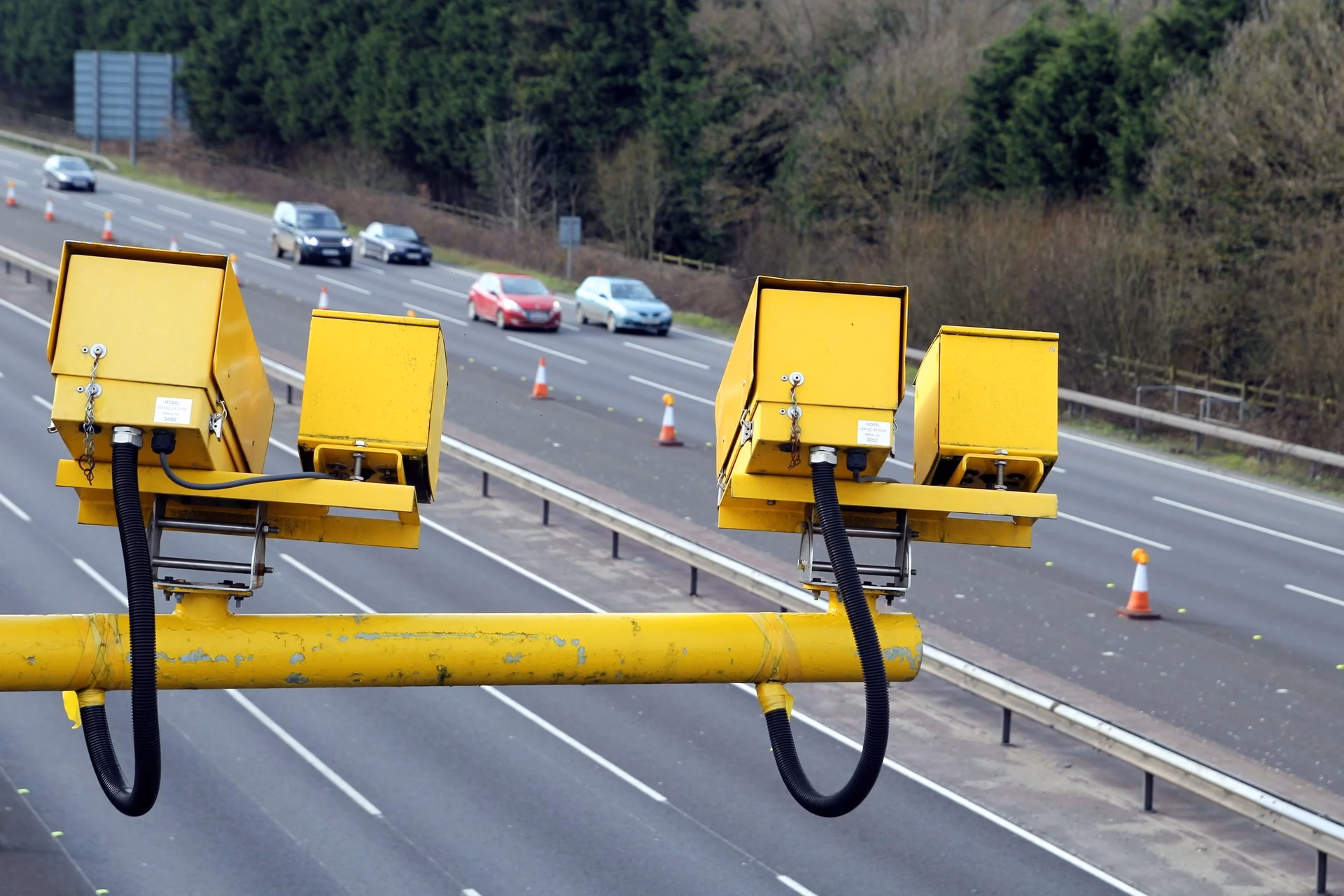 How do mobile speed cameras work?