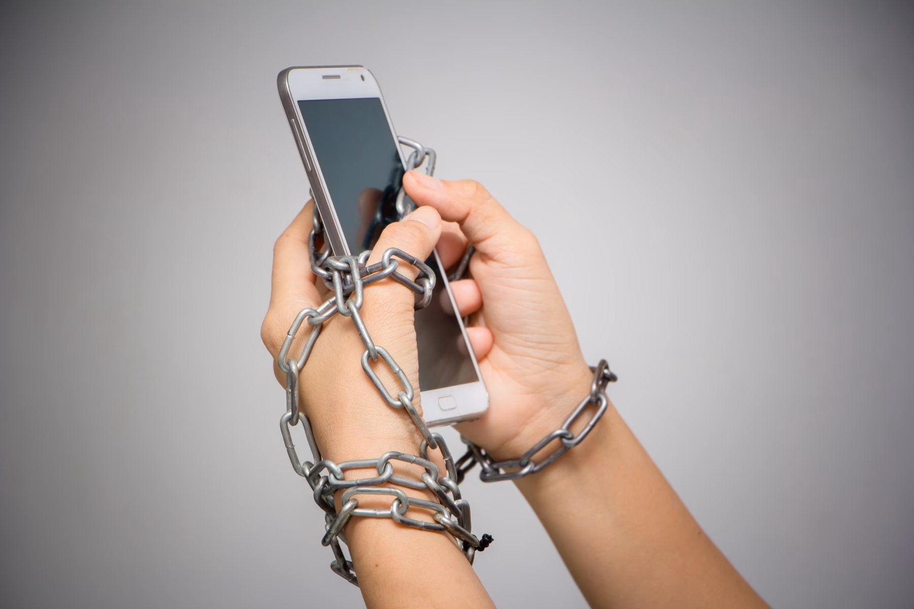 How does mobile phone exposure affect mental health?