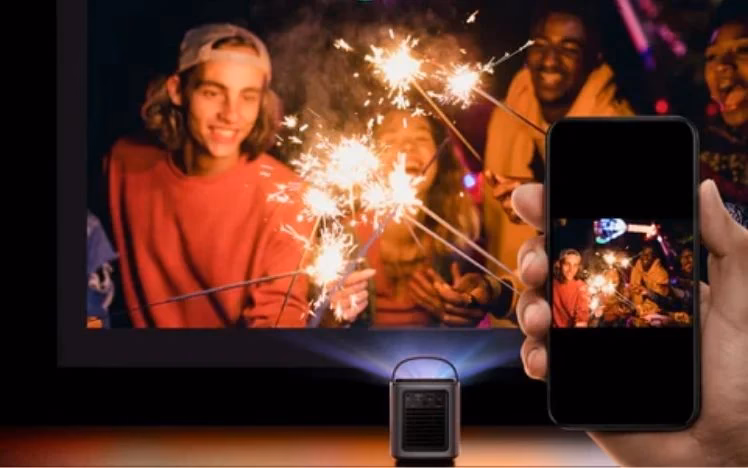 Can a mobile phone be used as a projector?