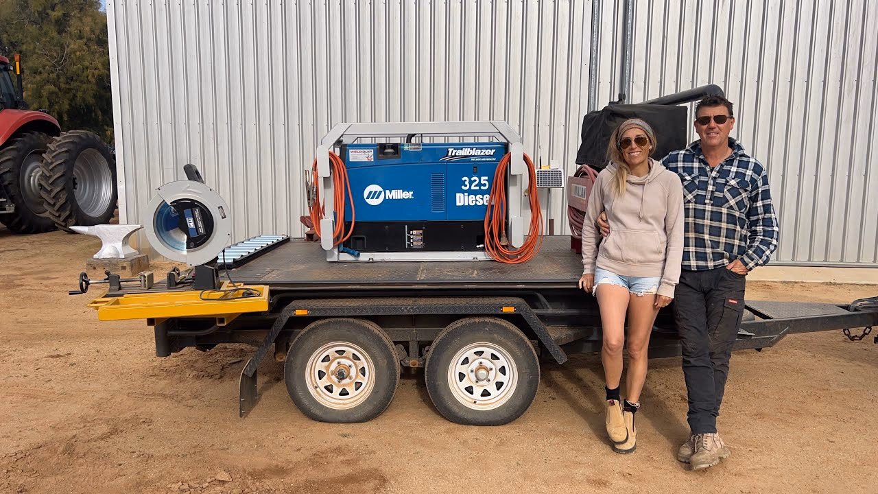 How does a mobile welding trailer work?