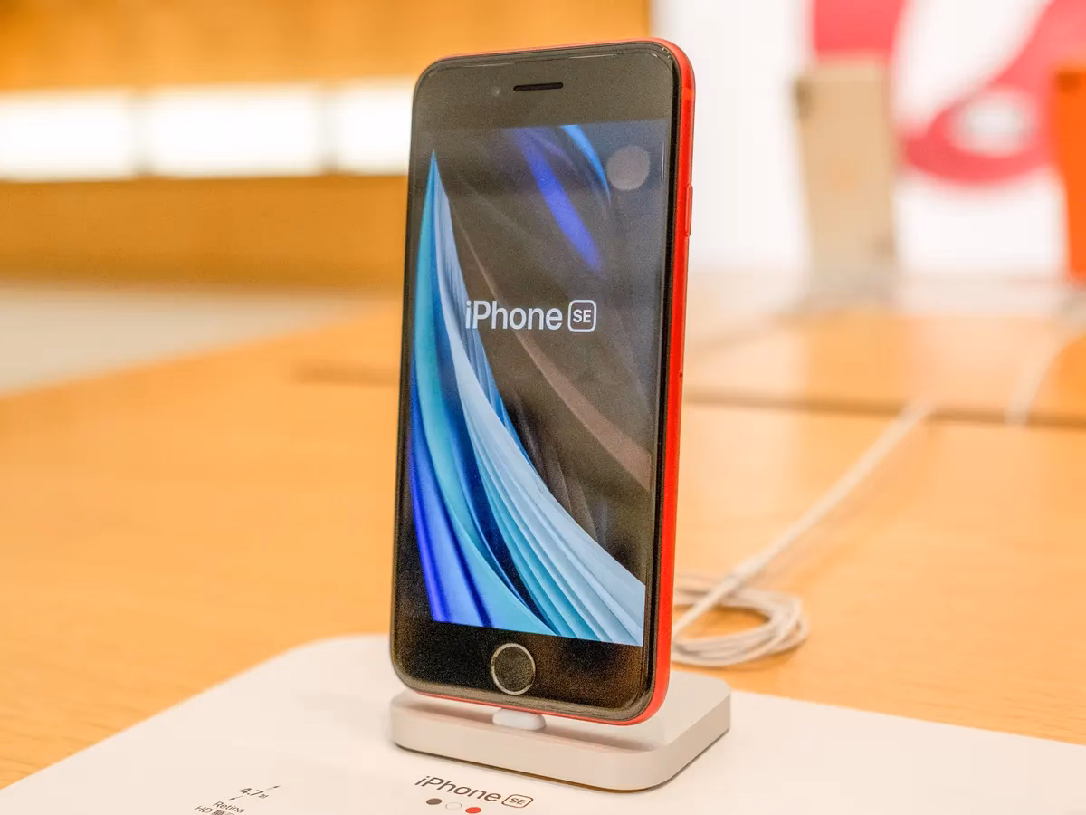 Should you jailbreak iPhones running on iOS 16?