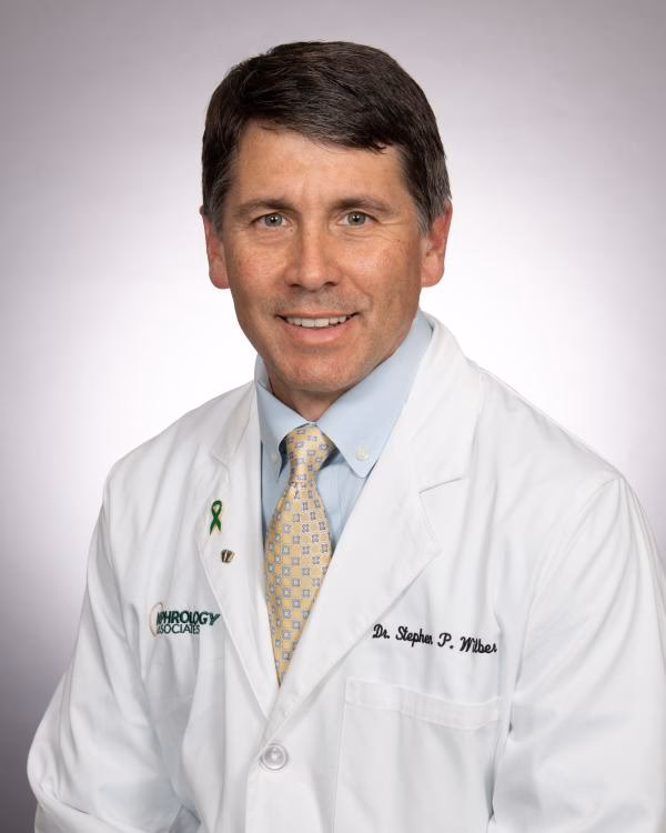 How many locations does nephrology associates of mobile PA have?