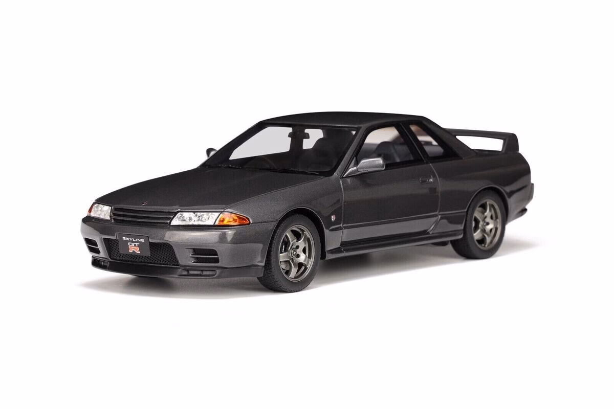 When did Nissan reintroduce the Skyline GT-R?