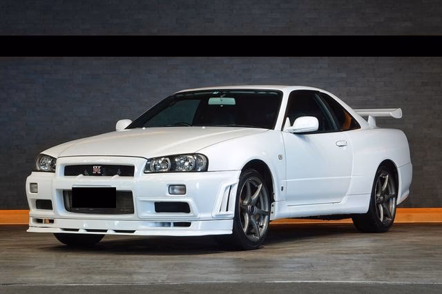 Welche Farben gibt es für den Nissan Skyline?