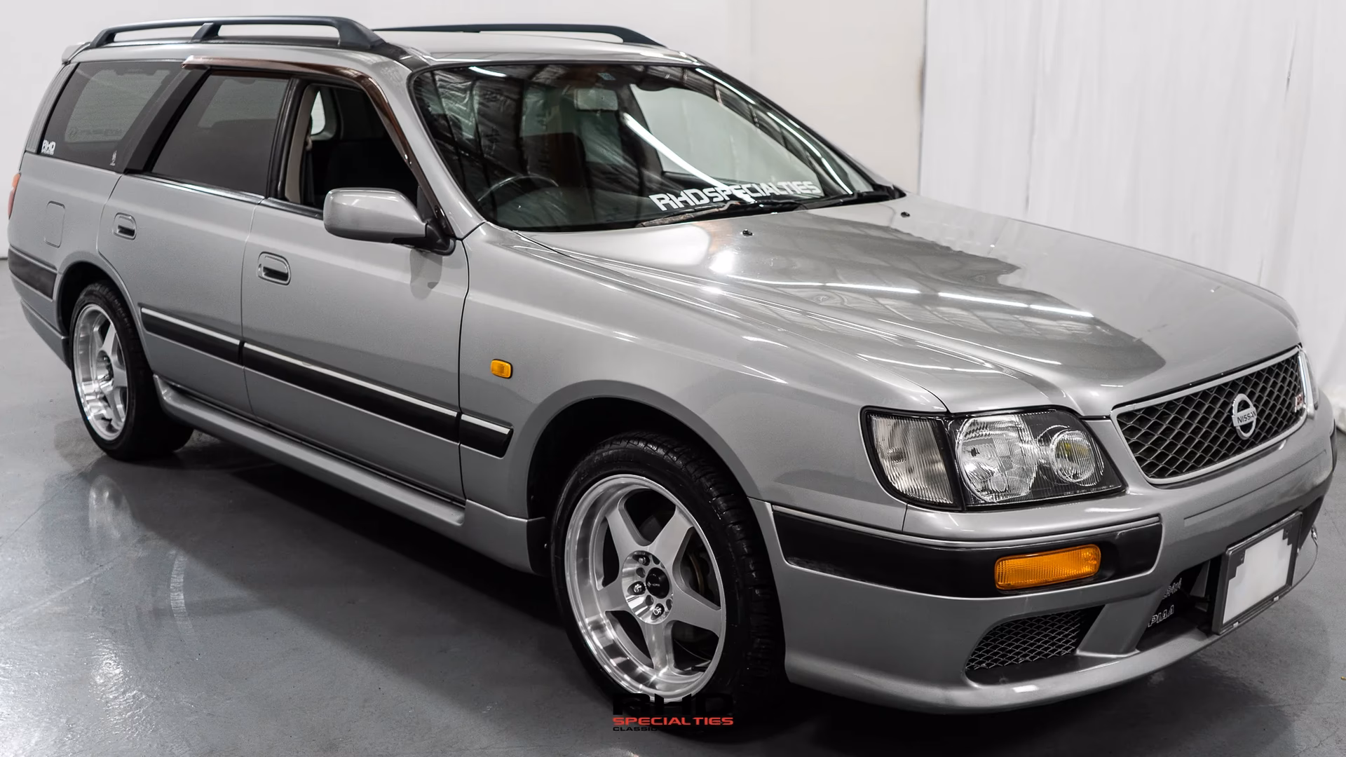 What is a Nissan Stagea?