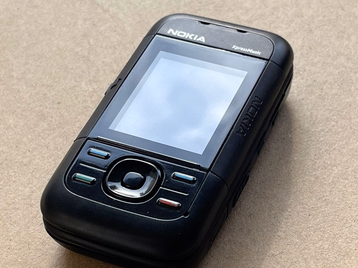 How much is Nokia 5200 in India?