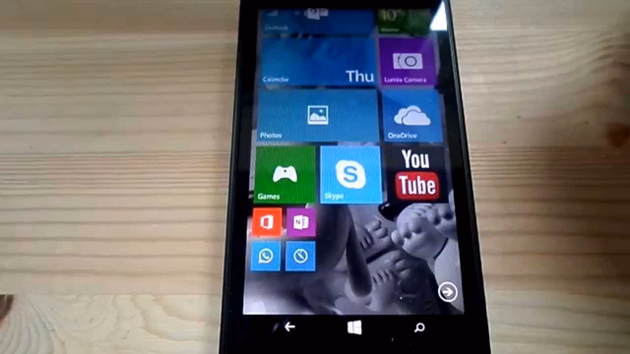 What is a Windows 10 Mobile 10586 107 commit?