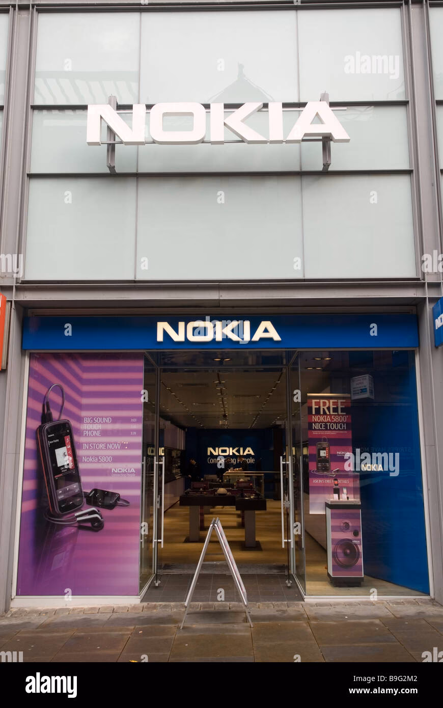 Does Nokia mobile have a service center in Europe?