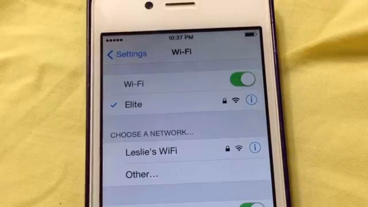 Why is my Apple iPhone 4 not connecting to Wi-Fi?