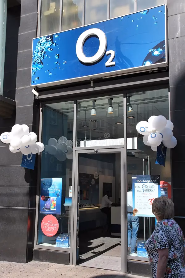 How do I contact the German O2 mobile?
