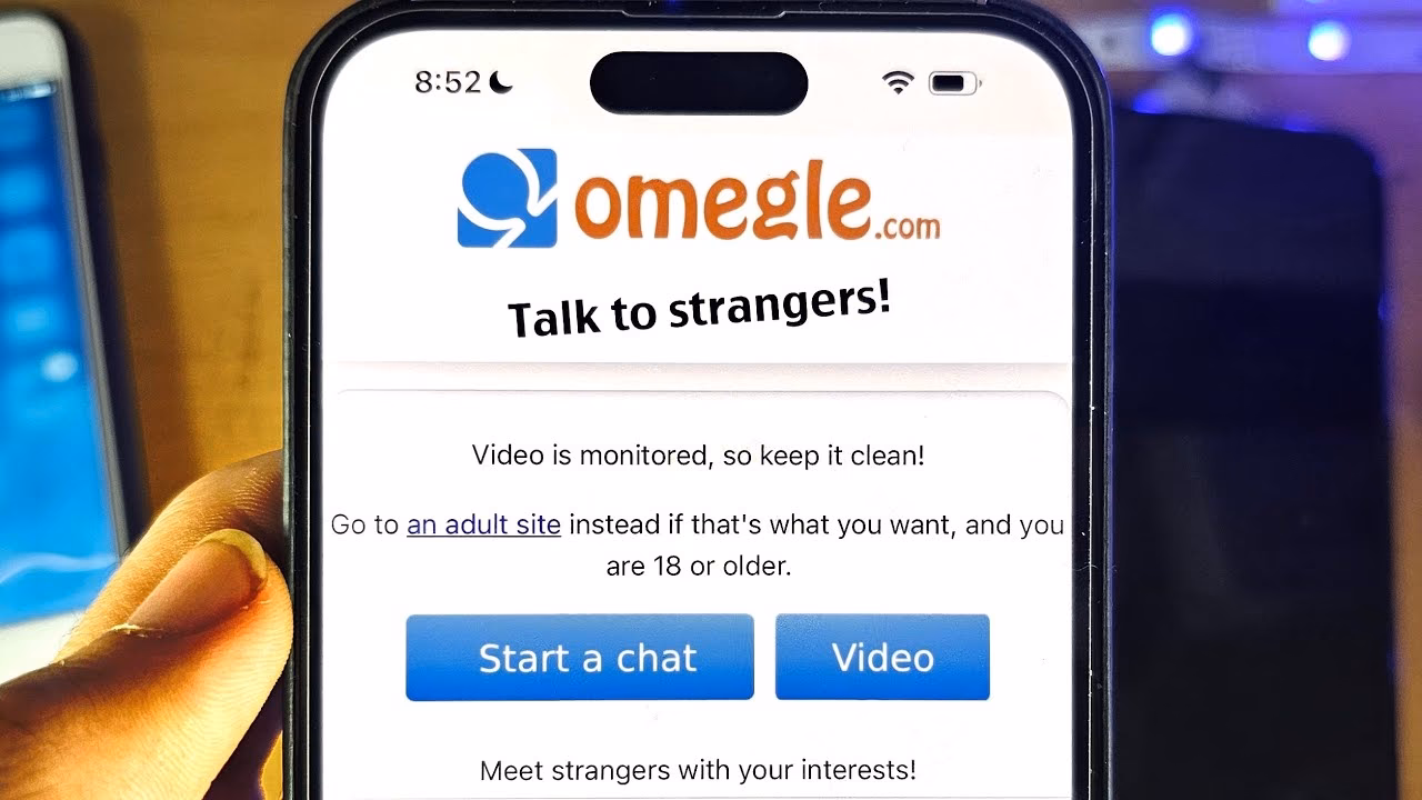 How to chat with a stranger using Omegle app?