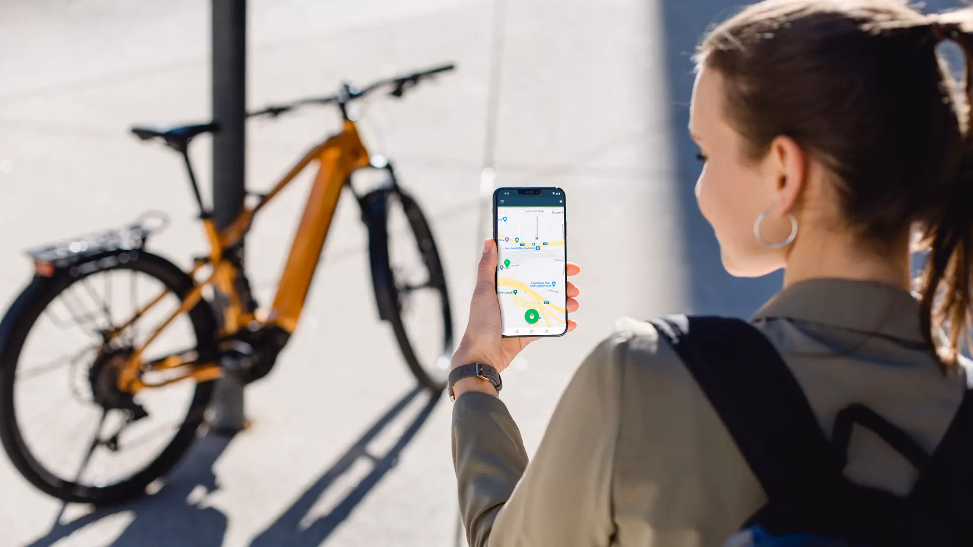 Can a runner carry a phone on a bike?