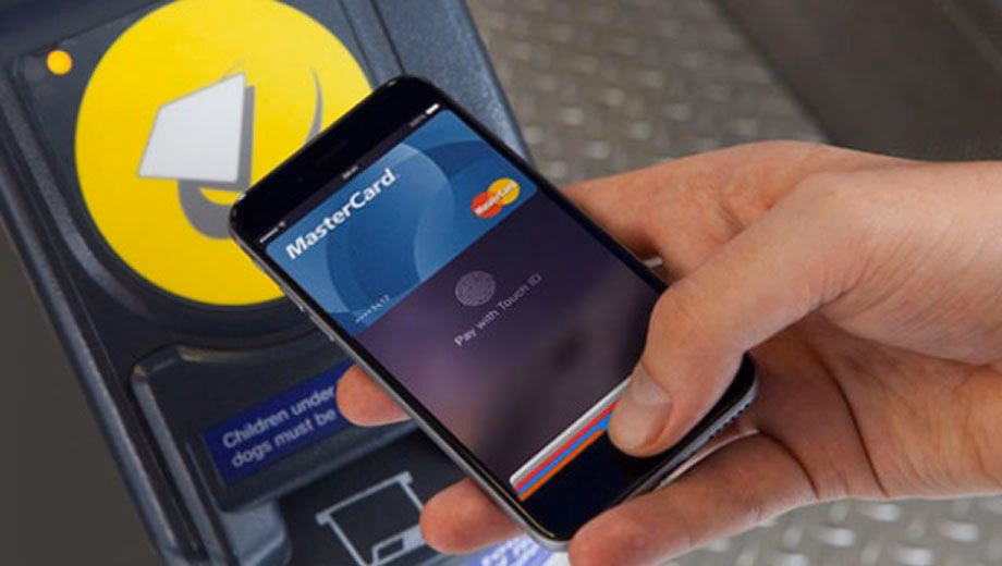 Can I use the Oyster card with Apple Pay?