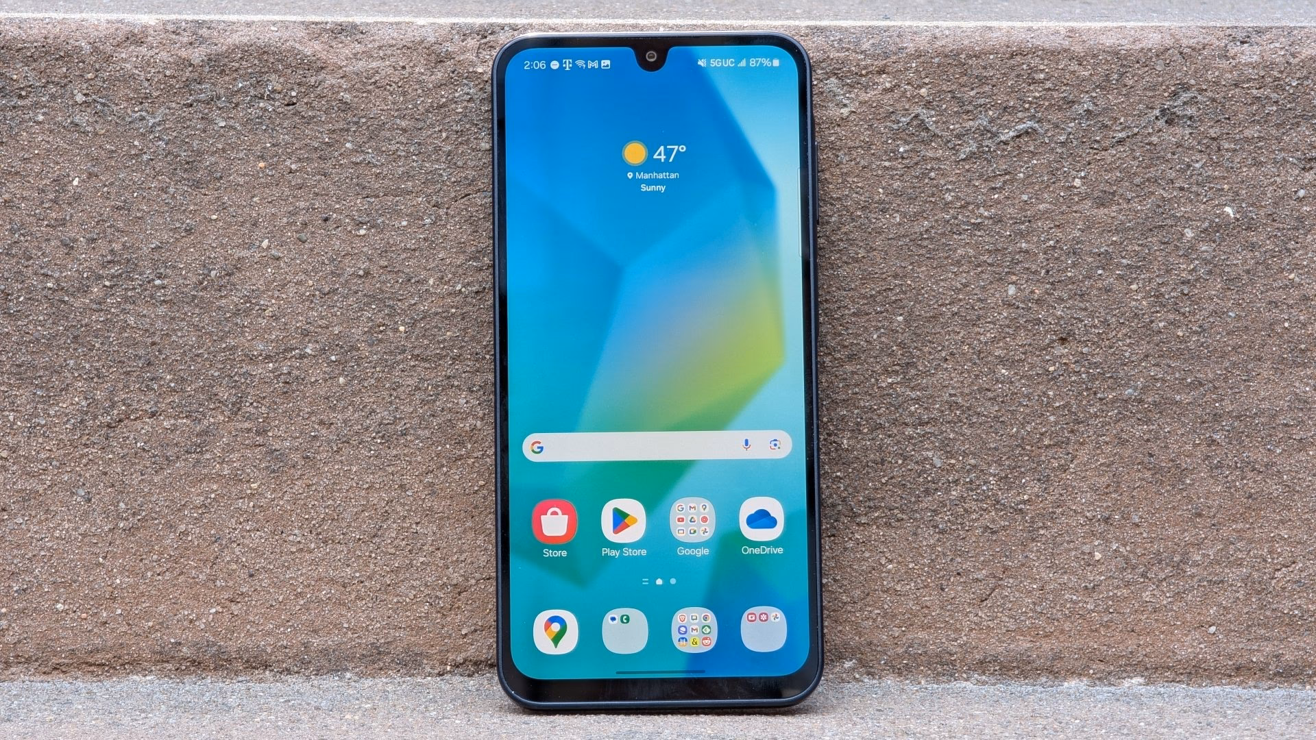 Are there SIM free mobile phones at Currys?