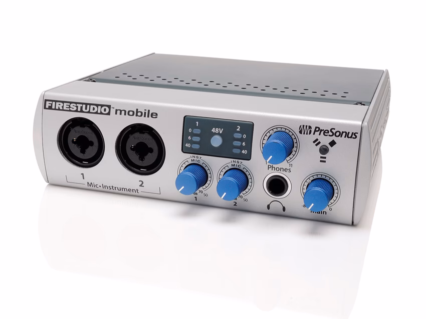 Does the FireStudio mobile have a power supply?