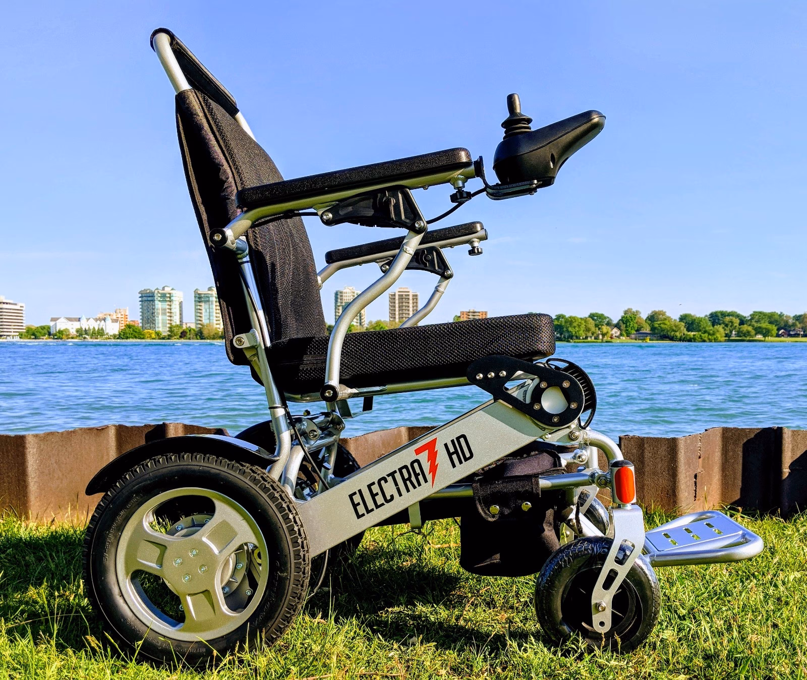 Does Quick n mobile have business hours?